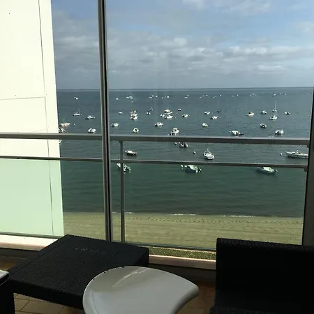 شقة - Acces Direct A La *